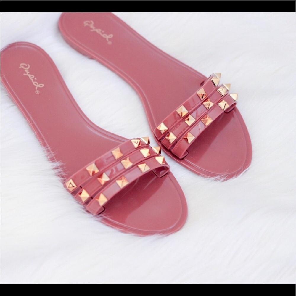 Pink gold studded jelly slides NWT